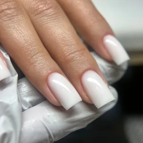 Manicure by Anca