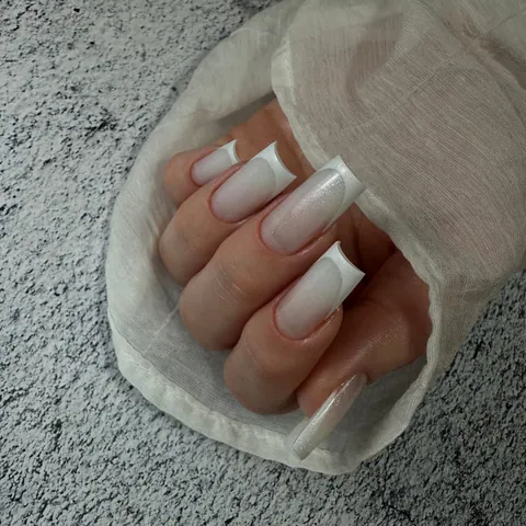 Manicure by Anca